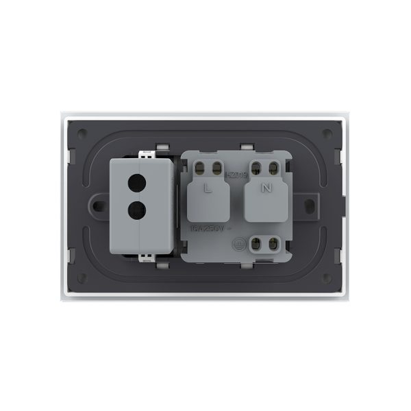 Priza simpla cu USB Livolo standard italian