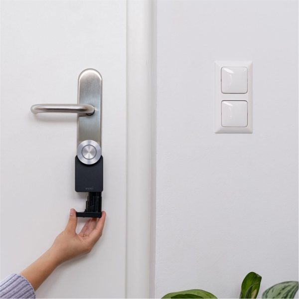 Incuietoare inteligenta Nuki Smart Lock 3.0 Pro, Bluetooth, Notificari, Control acces, Jurnal activitati