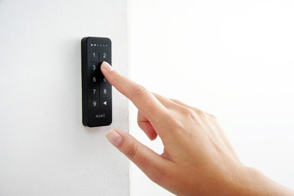 Tastatura inteligenta Nuki Keypad, Bluetooth 5.0, Pentru Nuki Smart Lock 2.0, Operare cod de acces