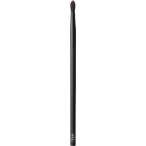 NARS Precision Blending Brush perie pentru difuzarea machiajului fard de ochi