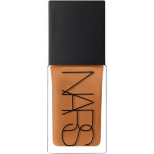NARS Light Reflecting Foundation machiaj de stralucire pentru un look natural