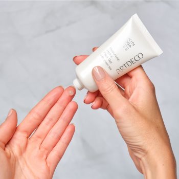 ARTDECO Skin Yoga Hyaluronic gel hidratant cu acid hialuronic