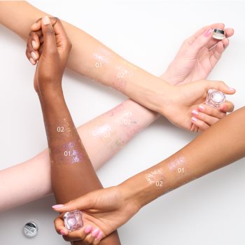 Essence MULTICHROME FLAKES farduri de ochi lichide cu sclipici