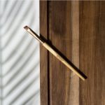 So Eco Angled Eyeliner Brush pensula pentru aplicarea tusului de ochi