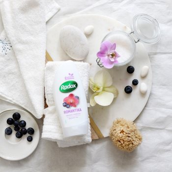 Radox Romantic Orchid & Blueberry gel de dus delicat