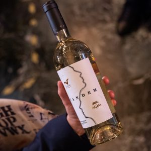 Liliac Tandem Sauvignon Blanc & Feteasca Regala - Vin Sec Alb - Republica Moldova - 0.75L