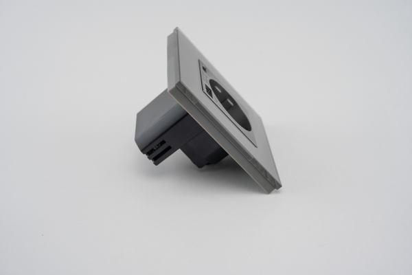 Priza Simpla + USB-A + USB-C LUXION cu Rama din Sticla