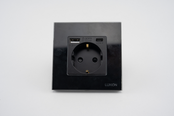 Priza Simpla + USB-A + USB-C LUXION cu Rama din Sticla