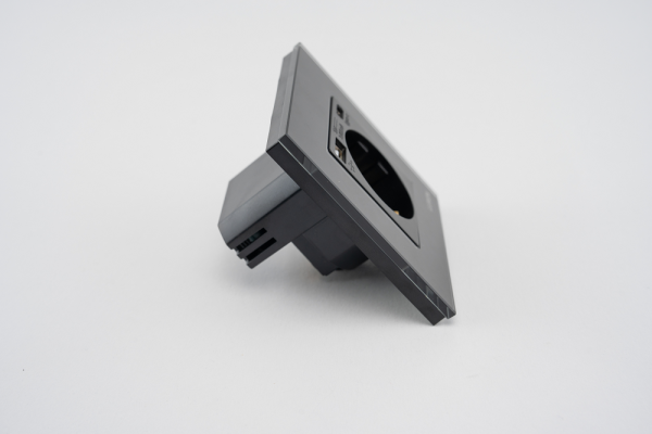 Priza Simpla + USB-A + USB-C LUXION cu Rama din Sticla