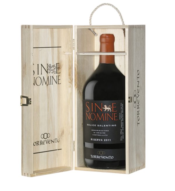 Torrevento Sine Nomine Salice Salentino Negroamaro & Malvasia Nera Riserva DOC Magnum Cutie Lemn - Vin Rosu Sec - Italia - 1.5L